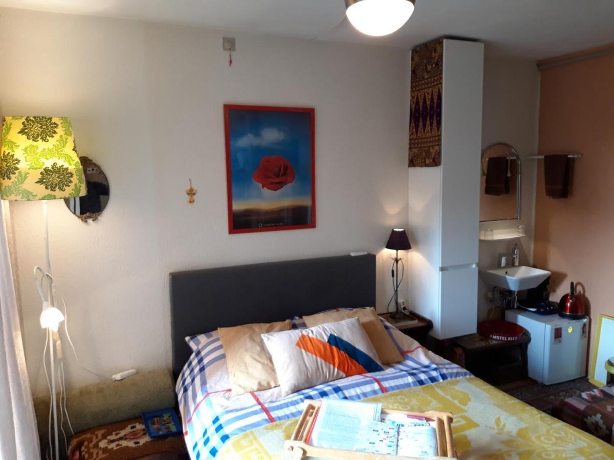 Homey Budget Bedroom Amsterdam Exterior foto